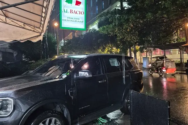 al bacio restaurant parking area